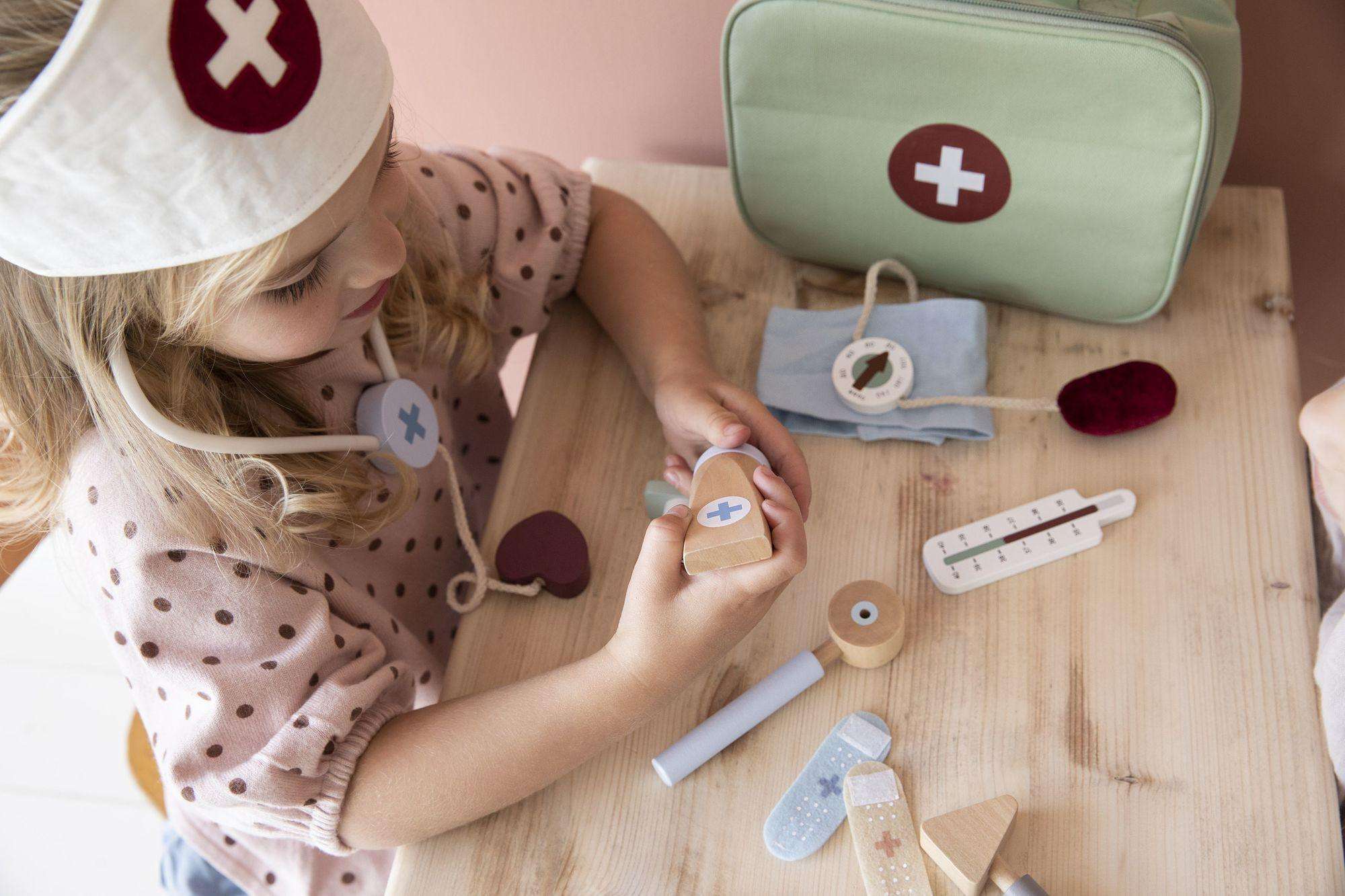 LITTLE-DUTCH-DOKTOR-SET_3