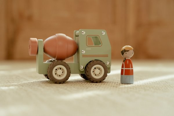 LITTLE-DUTCH-DRVENI-KAMION-ZA-CEMENT_1